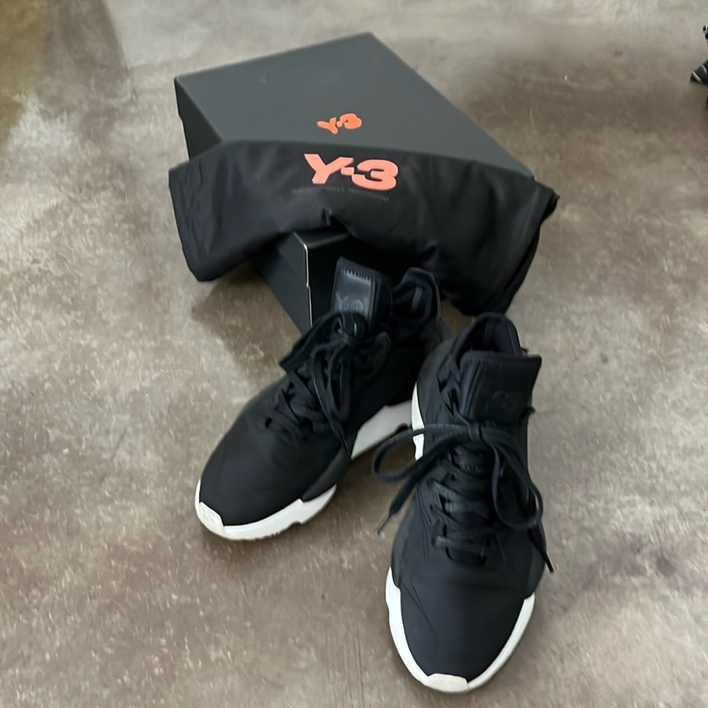 Y3 Kaiwa sport shoe. Unisex.